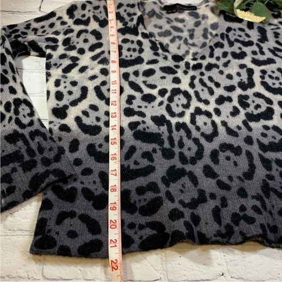 360 Cashmere Lauren Leopard Print OVERSIZED Ombré Sweater Fits like S/M - Picture 5 of 10